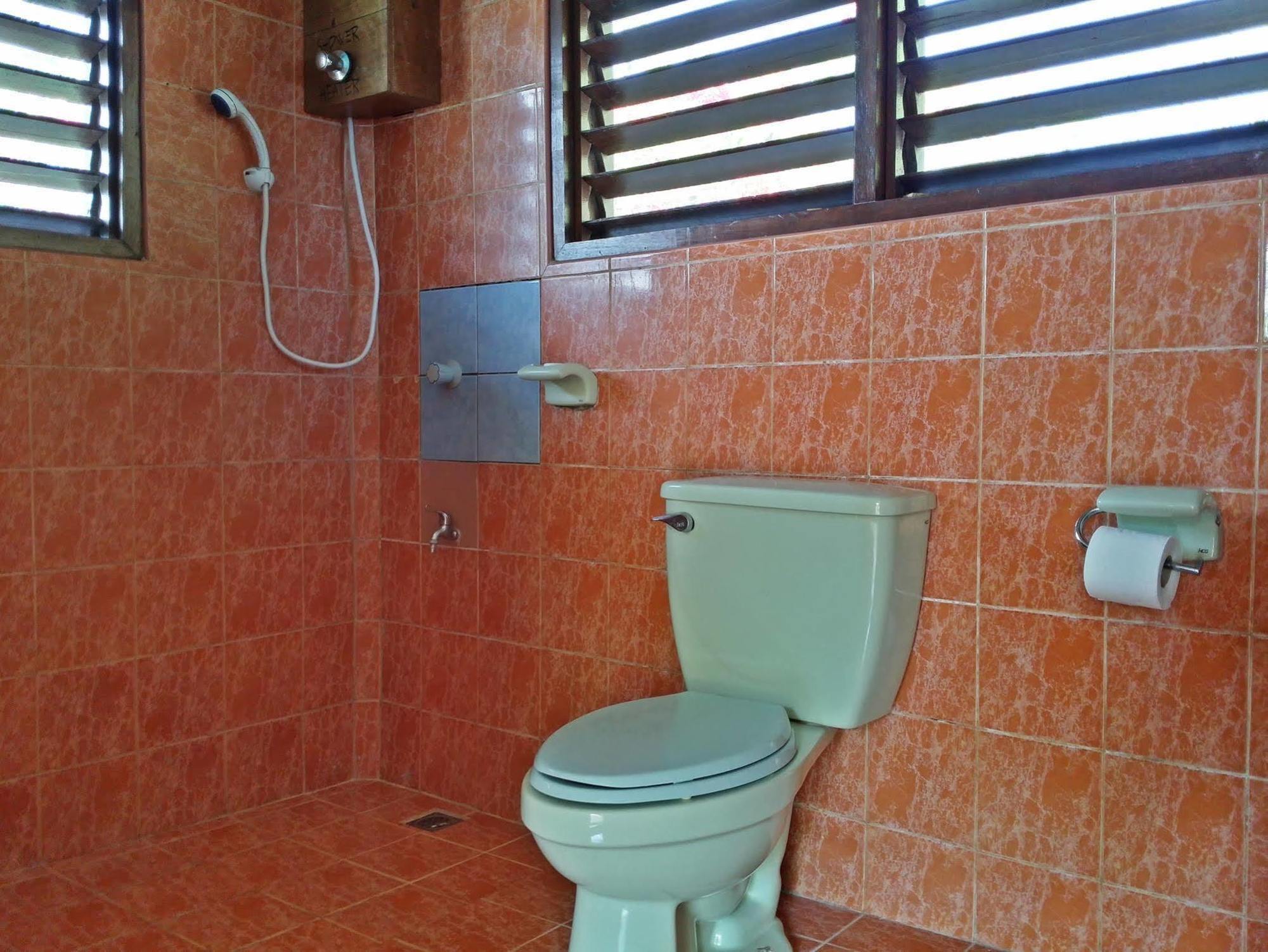 Casa Rosa Taytay Hotel Palawan Exterior foto